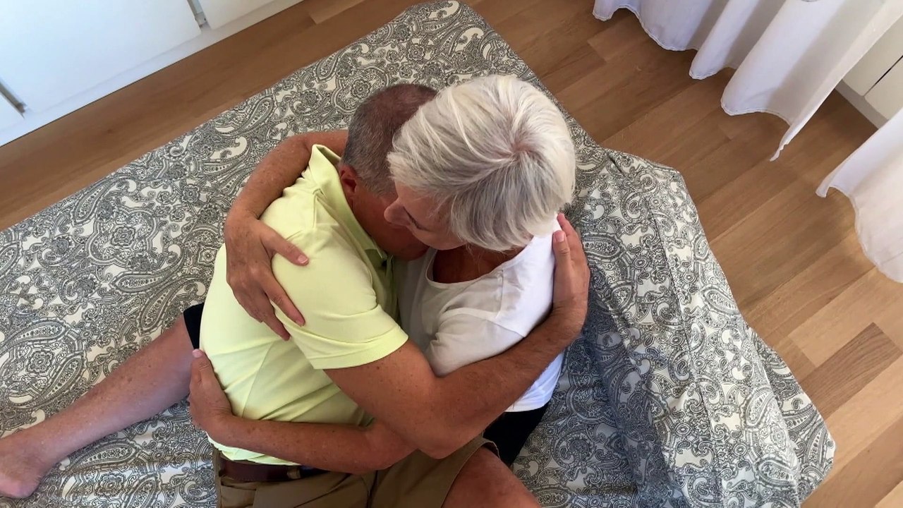 Kuscheltherapie: Umarmung gegen Bezahlung