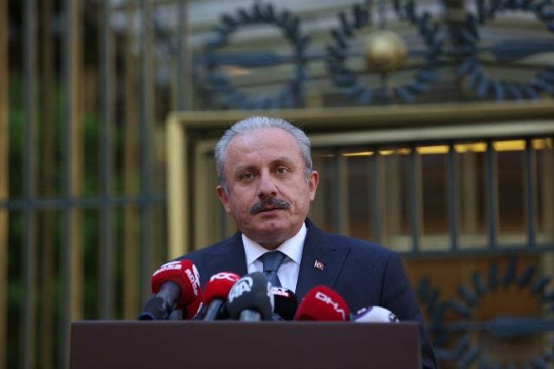 TBMM Başkanı Şentop, seçim kanunu değişikliği için son tarihin Haziran 2022 olduğunu söyledi
