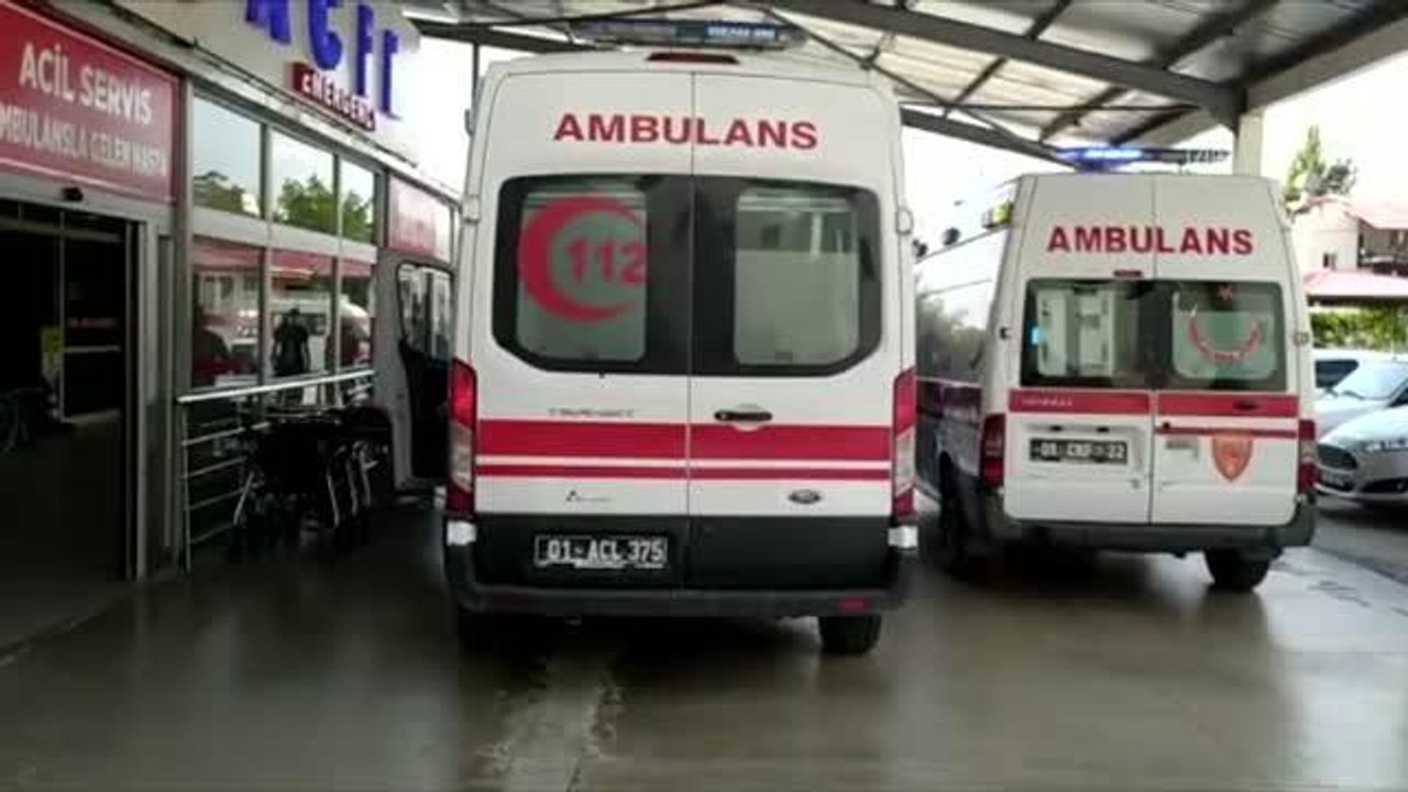 Son dakika: evrilen otomobilin sürücüsü öldü, kızı ve annesi yaralandı