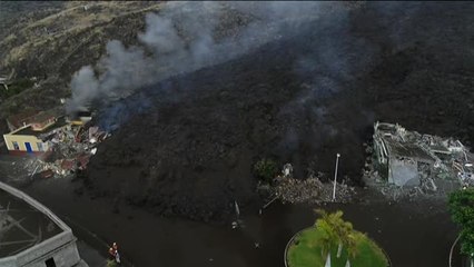 La colada llega al centro de Todoque
