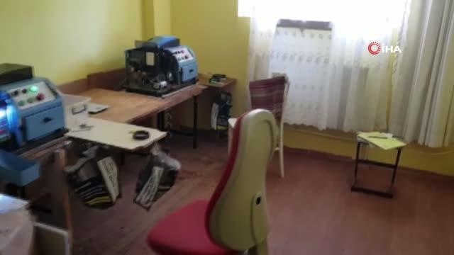 Kiralık evi kaçak sigara imalathanesine çevirmiş