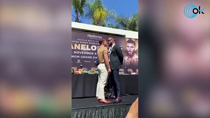 Canelo le abre una brecha a su rival en el careo