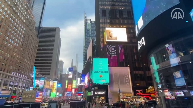 Erdoğan’ın 'Daha Adil Bir Dünya Mümkün' kitabı New York’ta led ekranlarda tanıtıldı