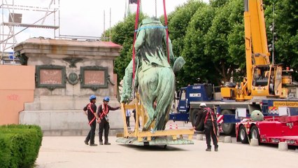 Quelle statue devant la mairie de Rouen : Napoléon ou Gisèle Halimi ?