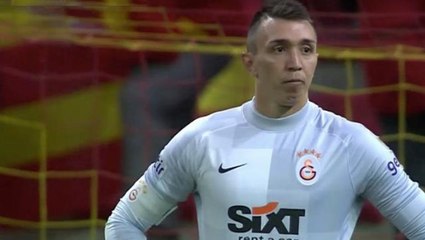 Kayserispor maçında 6 dakikada 2 gol yiyen Muslera, Galatasaray taraftarını çileden çıkardı