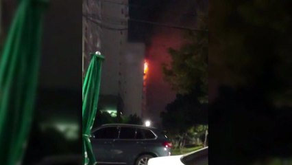 목포 15층짜리 아파트에서 불...노부부 전신 화상 등 부상 / YTN