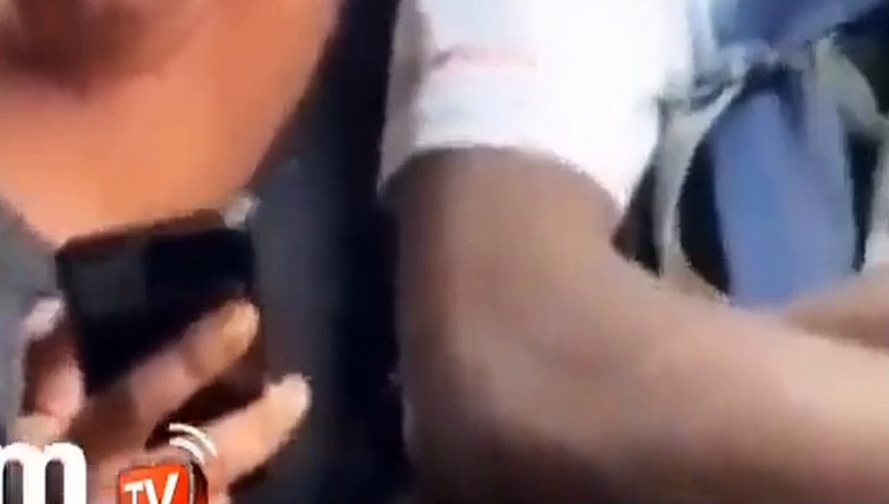 Une main bien trop baladeuse dans un bus TATA