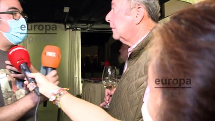 Luis Miguel Rodríguez muestra su lado más divertido y bromista hablando de Agatha Ruíz de la Prada