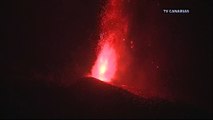 LIVE - Lava spews from volcano on Spain's La Palma island 2021-09-22 23_41