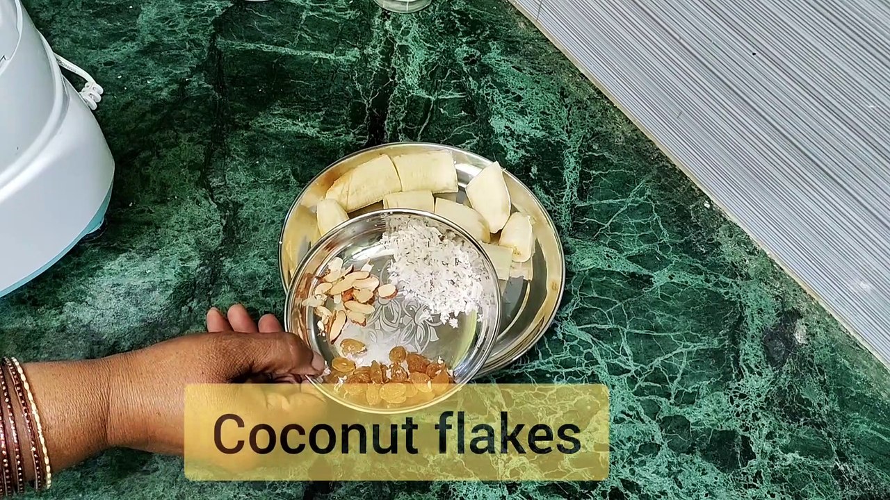 Homemade Banana shake | बनाना शेक बनाने का तरीका | Kitchen Wali