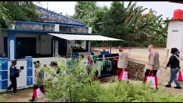 Alumni Akabri 1996 Bharatasena Salurkan Bansos di Kampung Sukasari & Asem Kota Serang