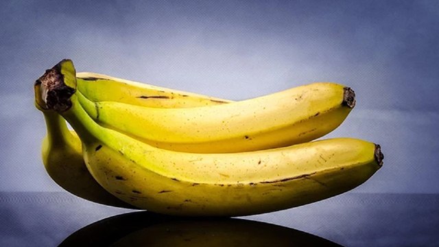 Banana पर ऐसे निशान हो तो खाना खतरनाक, Side Effect चौंकाने वाला | Boldsky