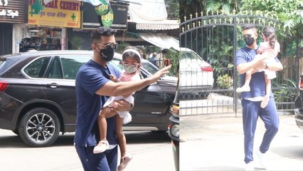 Neha Dhupia के पति Angad Bedi बेटी  Meher को दिखे रोड क्रॉस करवाते ;Watch video | FilmiBeat