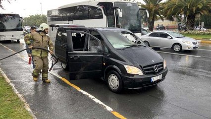 Turistleri almaya giden lüks araç Vatan Caddesi'nde alevlere teslim oldu
