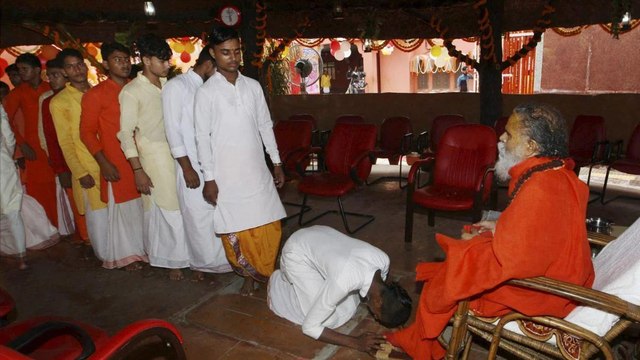 Nonstop:Claims about Mahant's guard to have crores of assets