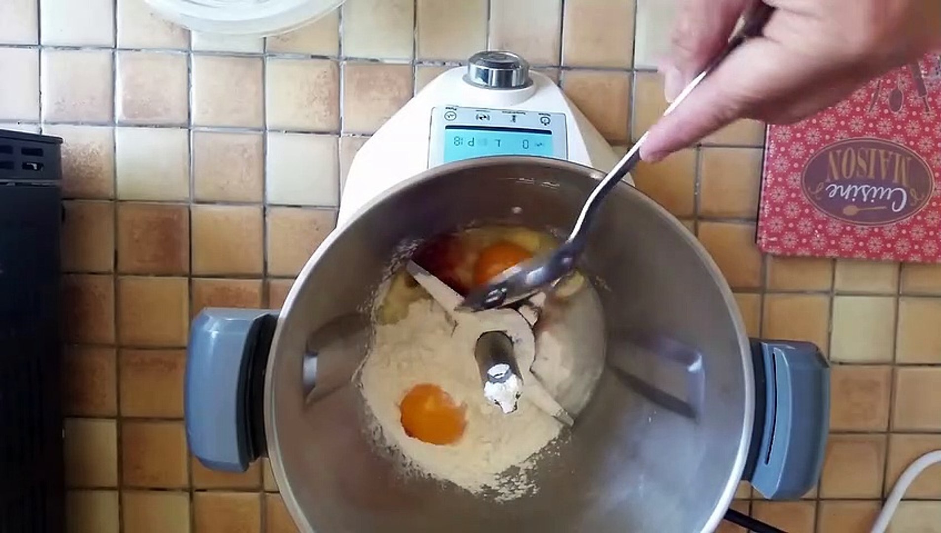 Cannelés à l'eau de fleur d'oranger au compact cook elite - Vidéo  Dailymotion