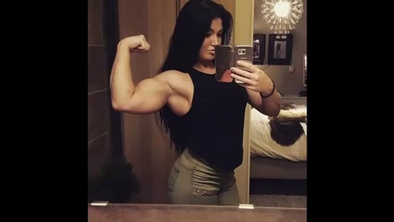 FEMALE BODYBUILDERS IN DAILY LIFE