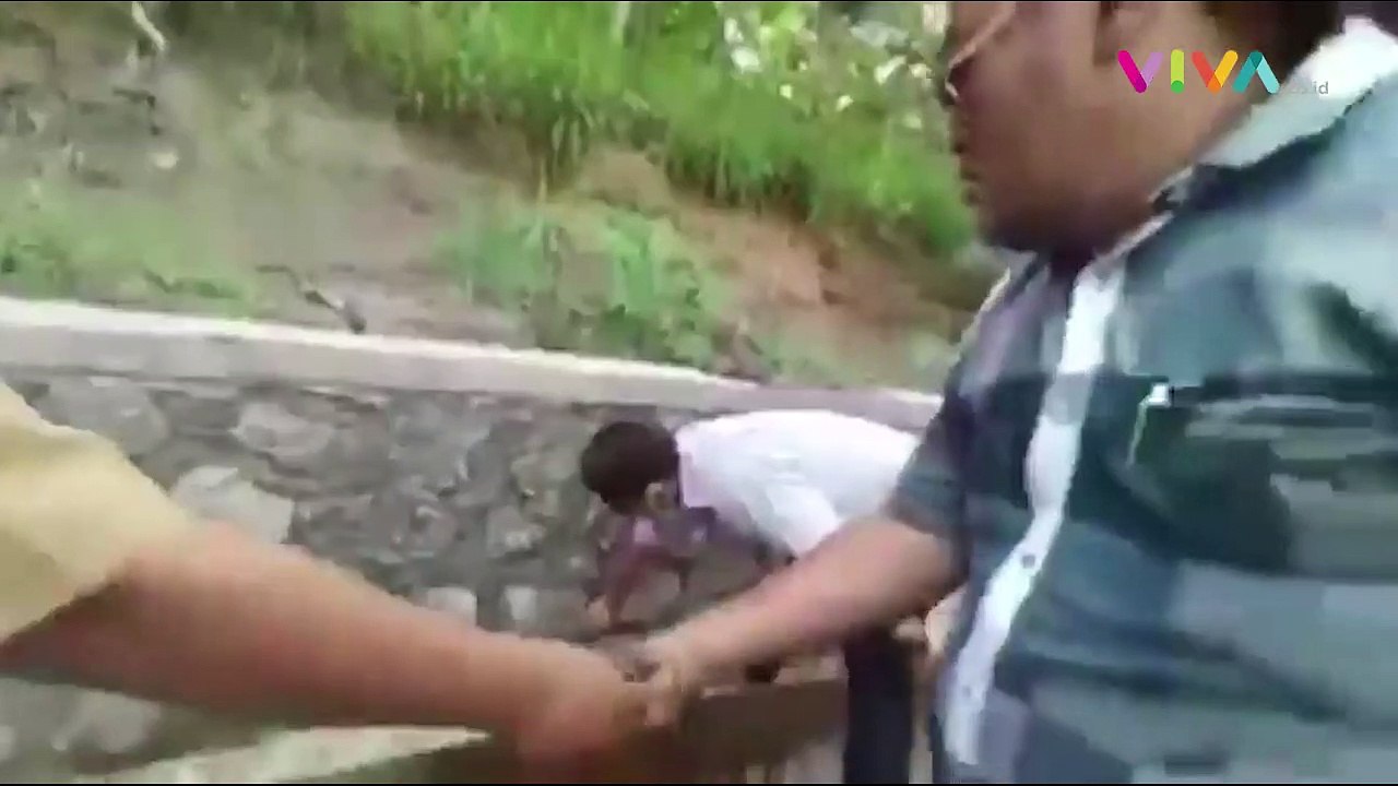 Talud Hancur Dipukul Tangan Kosong, Kualitas Infrastruktur?