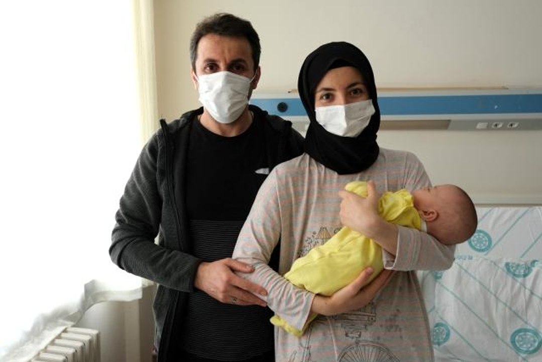 620 gram doğan bebek 4 aylık tedaviyle hayata tutundu