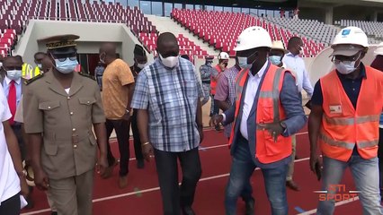 Le Président de la COCAN 2023 François  Amichia sur les chantiers du stade de Yamoussoukro