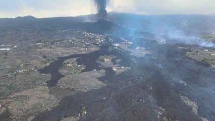 İspanya'da lavların altında kalan yerleşim yerleri havadan görüntülendi