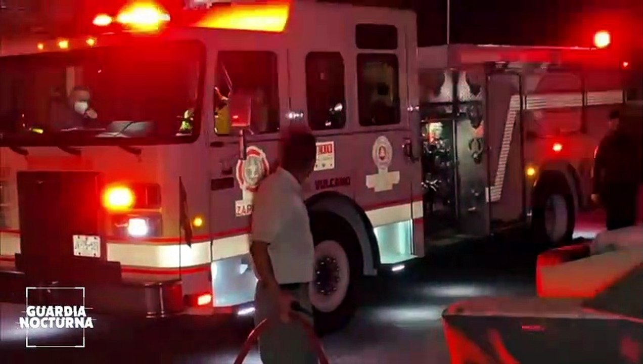 Bomberos de Zapopan, sofocaron un impresionante incendio en una casa de la colonia Unidad República