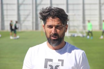 İlhan Palut: "Rakip kalecinin ekstra oyunu ve yediğimiz şanssız gol 1 puanla ayrılmamızın nedeniydi"