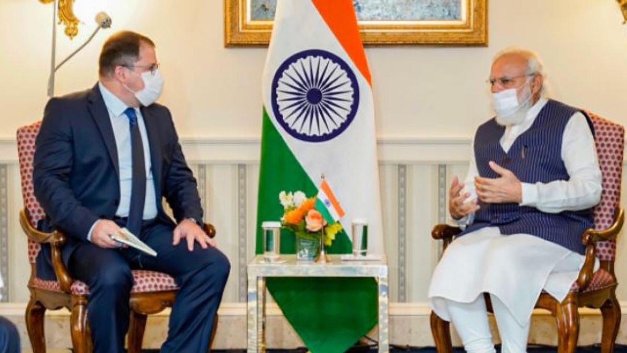 Shatak: PM Modi meets top 5 global CEOs of companies