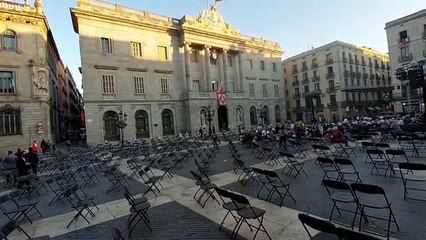 Una plaça de Sant Jaume mig buida durant el pregó de la Mercè 2021