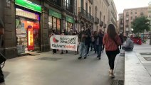 Manifestació de treballadors de BTV davant l'Ajuntament contra Colau / Mar Acero