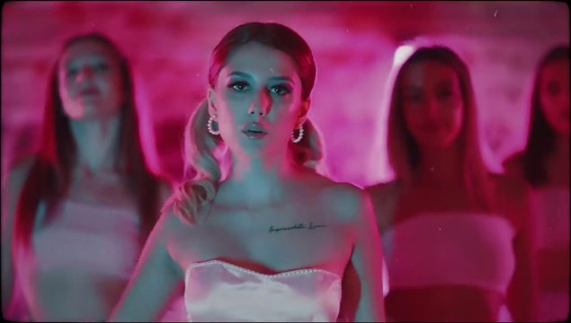 Berfin Mis - Şelale