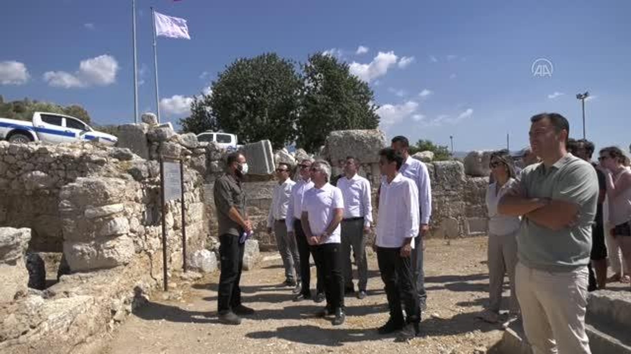 Bakan Yardımcısı Demircan, Patara Antik Kenti'nde incelemelerde bulundu