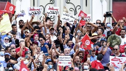 تونس.. ردود غاضبة على قرارات سعيد