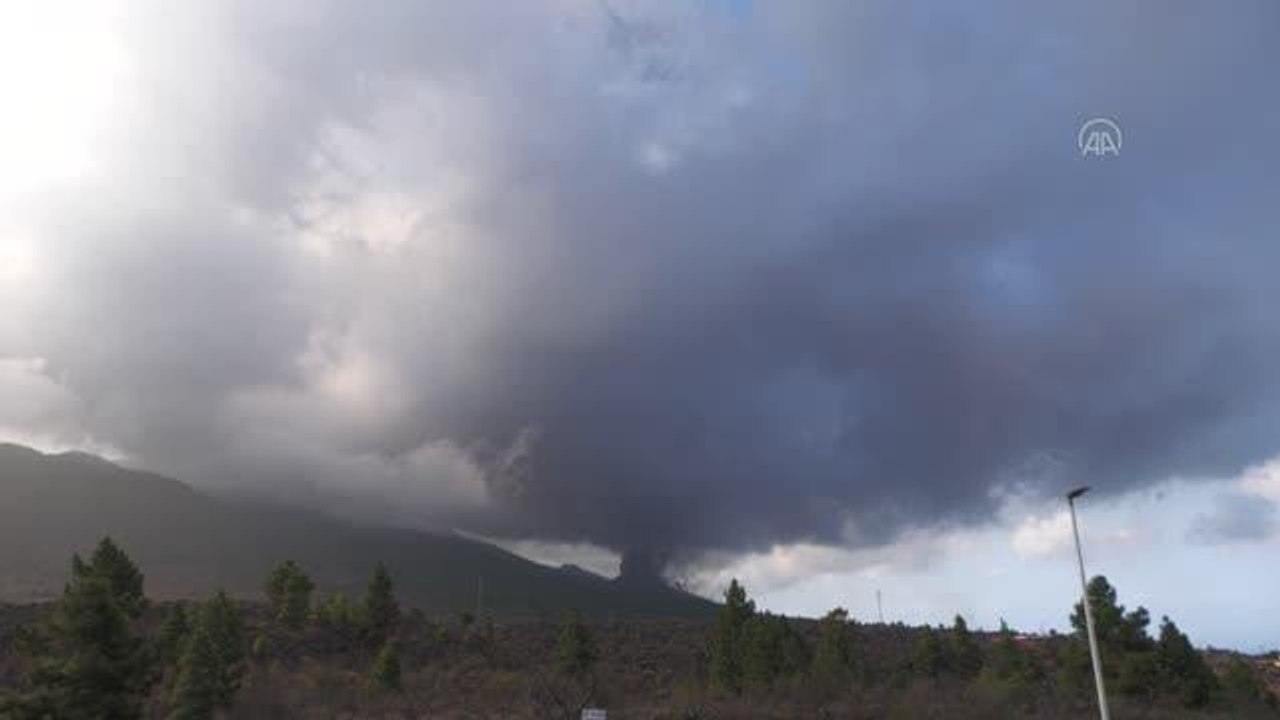 Kanarya Adaları'nda yüzlerce evi lav altında bırakan yanardağdaki şiddetli patlamalar sürüyor