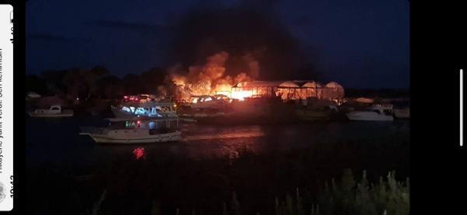 Son dakika haber! GEMİ YAPIM ATÖLYESİNDE ÇIKAN YANGINDA 5 TEKNE ZARAR GÖRDÜ