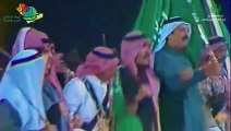 في اليوم الوطني 91: الملك سلمان يؤدي العرضة السعودية في تبوك