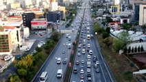 İstanbul'da haftanın son iş gününde trafik yoğunluğu erken başladı