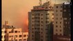 لحظة انهيار برج الجلاء في غزة نتيجة القصف الإسرائيلي