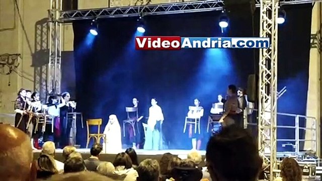 Andria: in centinaia per lo spettacolo Arriva lu Sand , la Festa di San Pio riporta vitalità ai Giardini dei Cappuccini - video