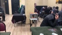 ESKİŞEHİR - Kumar oynatılan dernek binasındaki 55 kişiye para cezası
