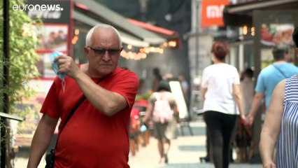 Gyorsan romlik a helyzet Romániában, de az oltottaknak kedvez a kormány