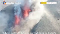 Así ha captado un dron la imagen de varias bocas erupcionando en la cima del volcán en La Palma