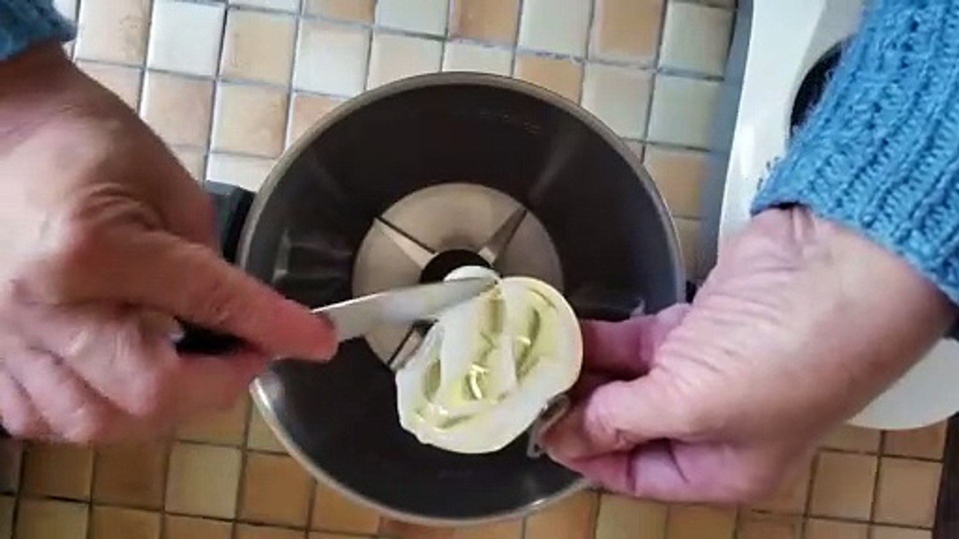 Crème type mont blanc au café au compact cook elite - Vidéo Dailymotion