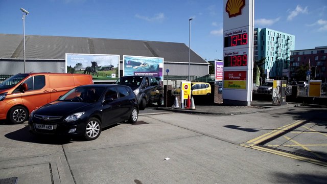 Long queues at Shell petrol station in Goldsmith Avenue