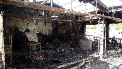 3 dükkanın küle döndüğü yangındaki hasar gün aydınlanınca ortaya çıktı