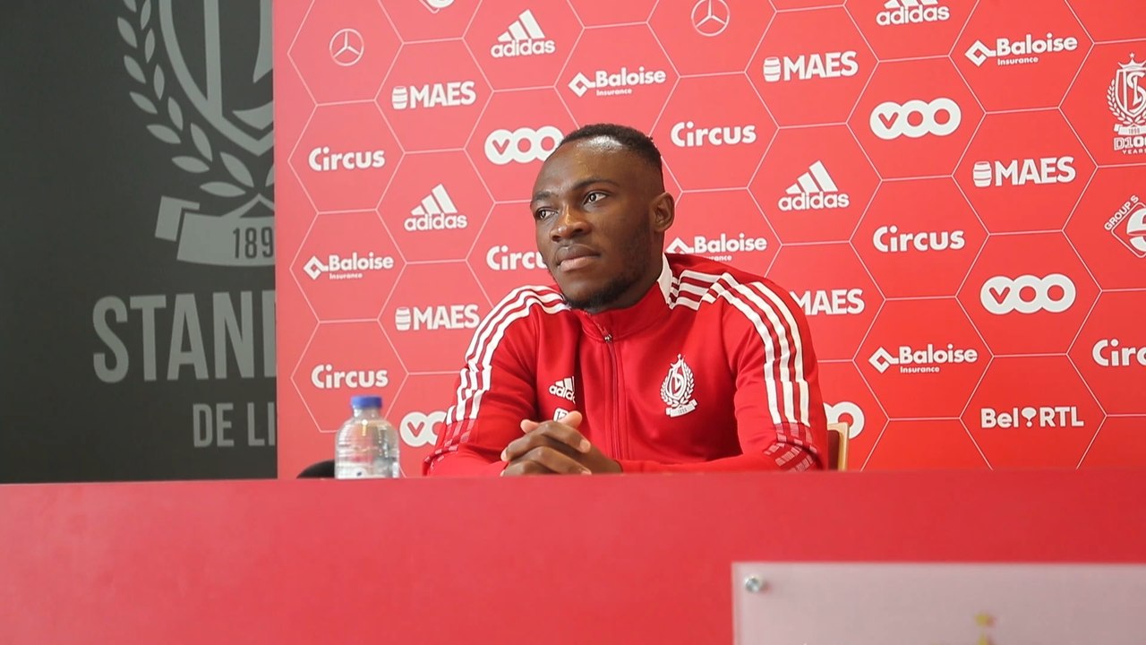 Conférence de presse du Standard de Liège avec Jackson Muleka avant le match contre Saint-Trond