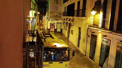 Ruido y humo, la mejor combinación para descansar en el centro.