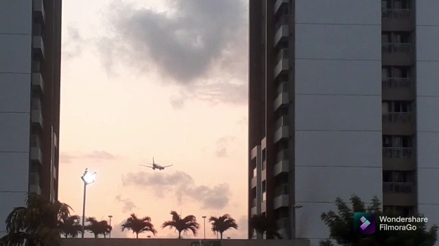 Boeing 737-700 PR-GEI,Boeing 737 MAX 8 PR-XMQ e Boeing 737-800 PR-GGM sobrevoando o Extra da Parangaba