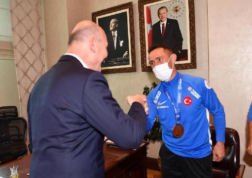 Bakan Soylu, Ampute Futbol Milli Takımı'nı kabul etti
