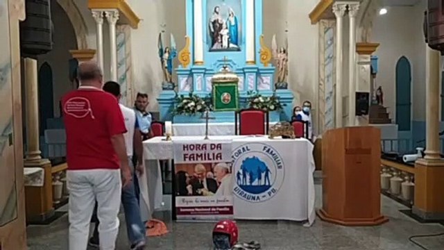 Bêbado, homem invade Igreja Católica em Uiraúna e ameaça fiéis: ‘mãos para o alto’